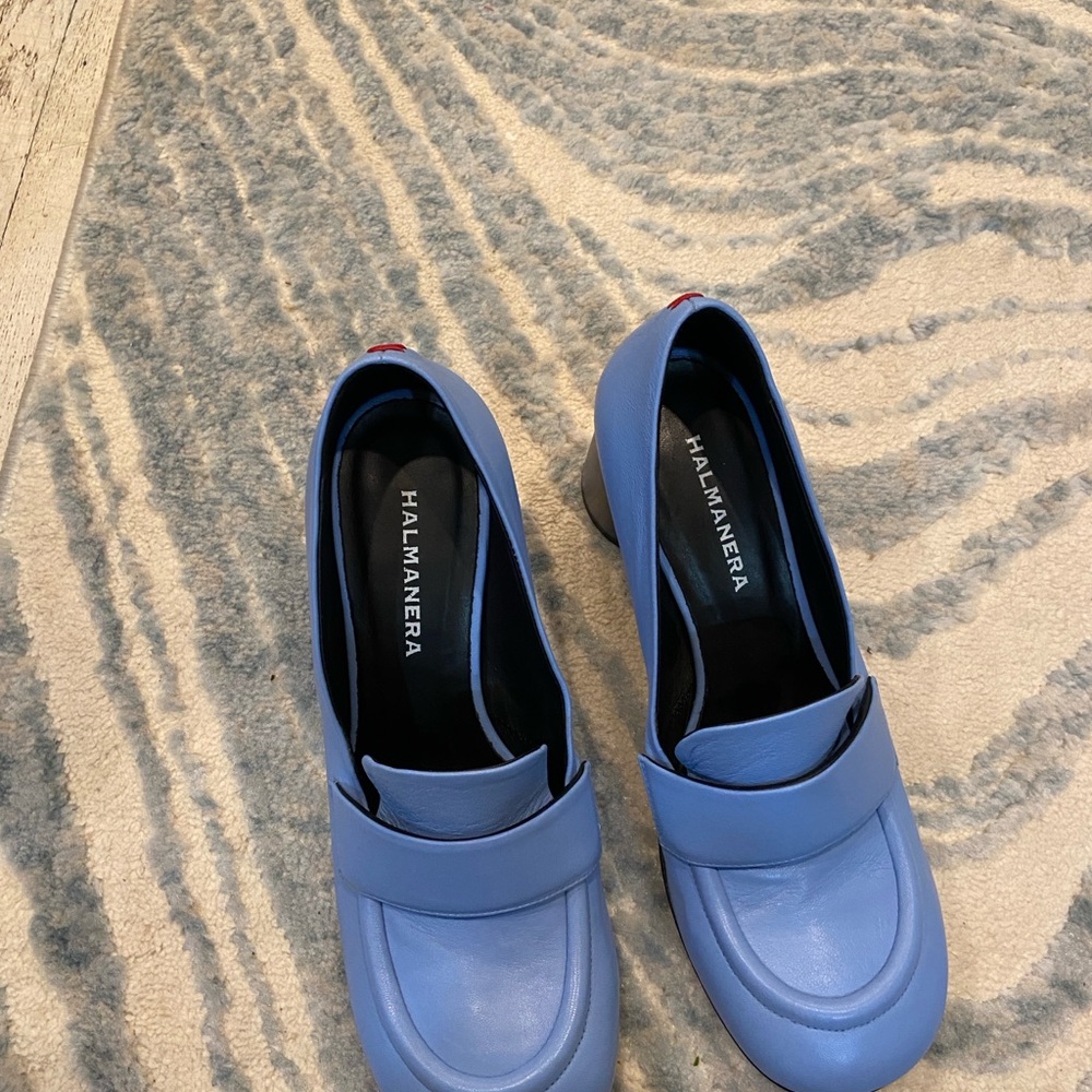 Pristine Condition HALMANERA BLUE ONLY ROUND HEEL PUMPS WITH GREY HEELS SIze 7.5